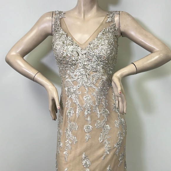 Ivonne D exclusively for Mon Cheri embroidery sleevelessV-neck wedding dress - Picture 3 of 17